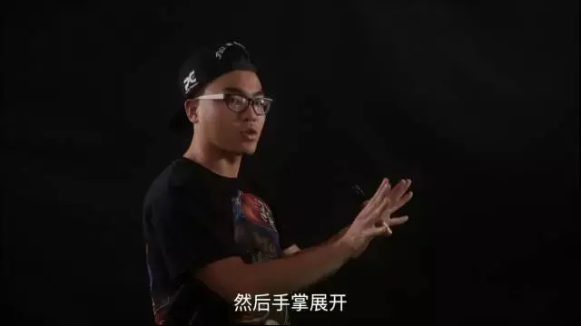 如何吐烟圈视频教程,手把手教你电子烟吐烟圈技巧(二)(图4)